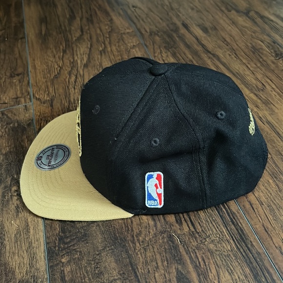 Toronto Raptors Mitchell and Ness Harwood Classics Snapback hat - Picture 2 of 3